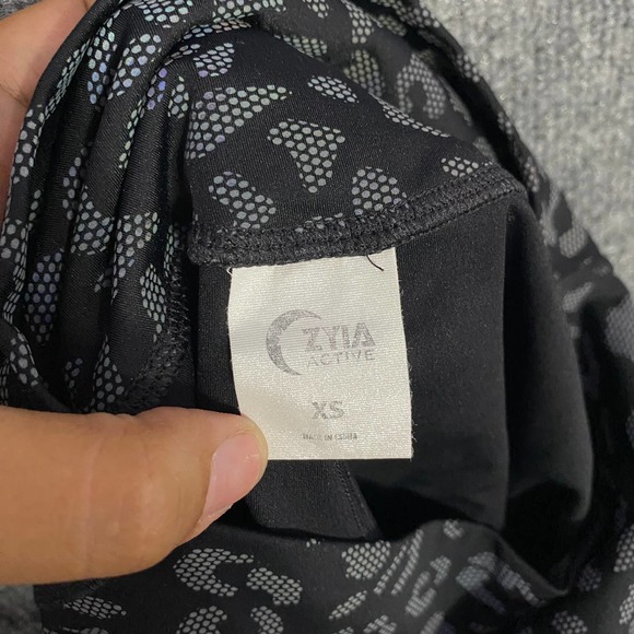 Zyia Active Biker Shorts XS Black Leopard Reflective Hustle 7" Workout High Rise - Picture 13 of 15